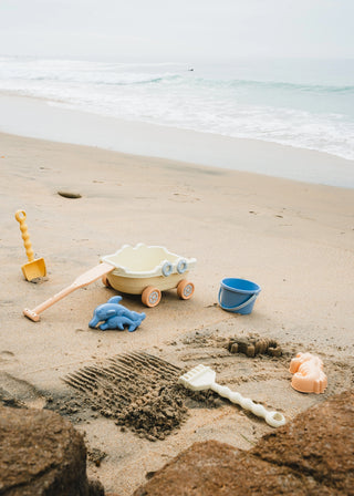 Oversized 6-Piece Wheat Straw Sand Toy Set – Wagon & Accessories