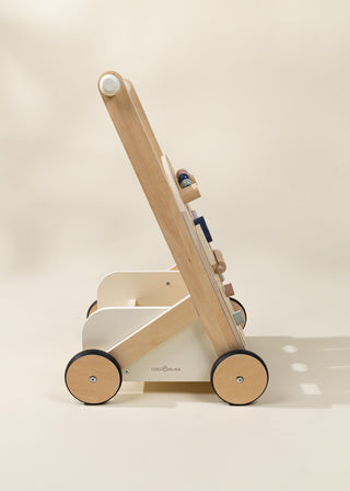 Marcheur d'activité en bois
