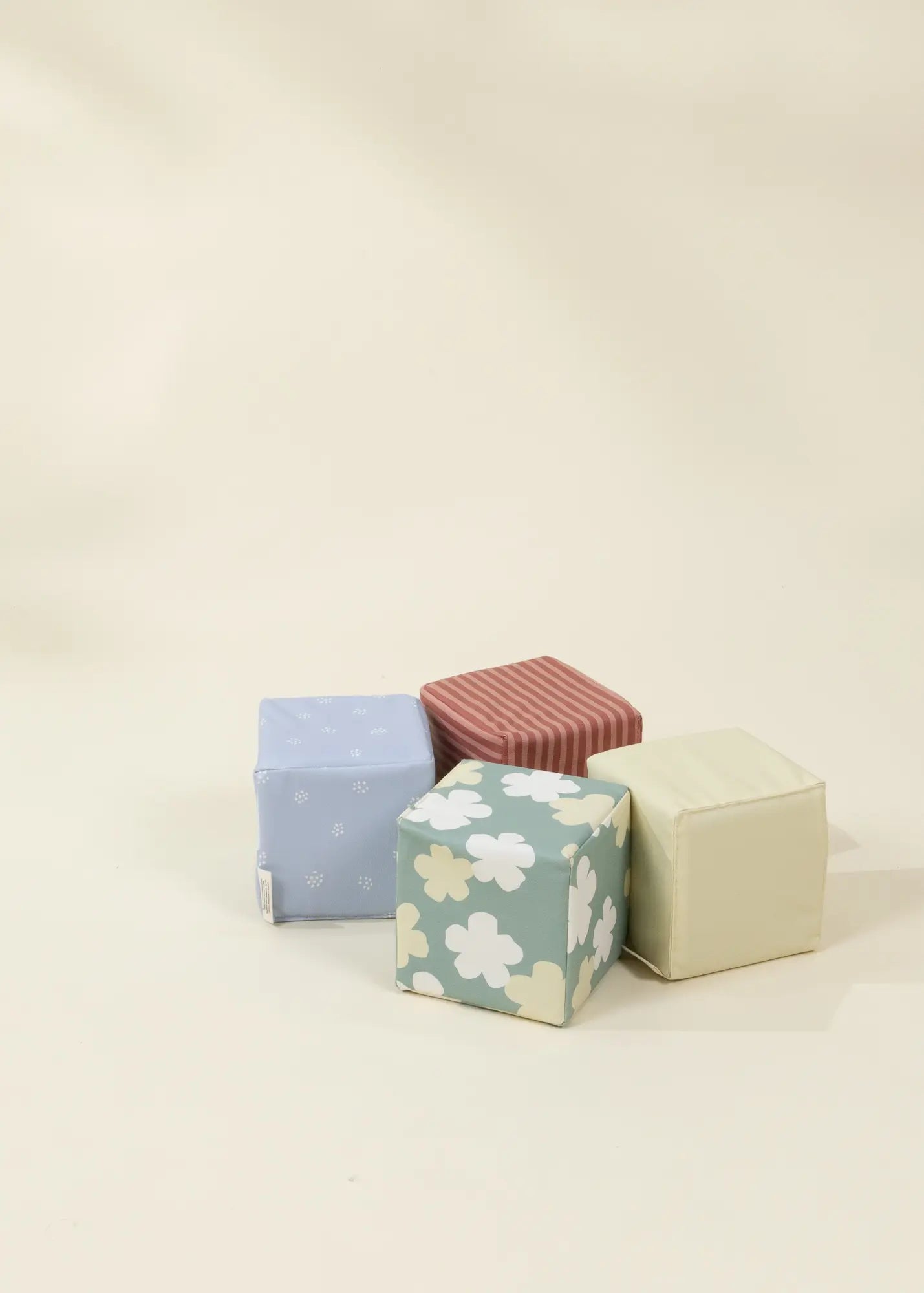 Image of Vegan Leather Play Mat&Cubes Set-Flowered Garden