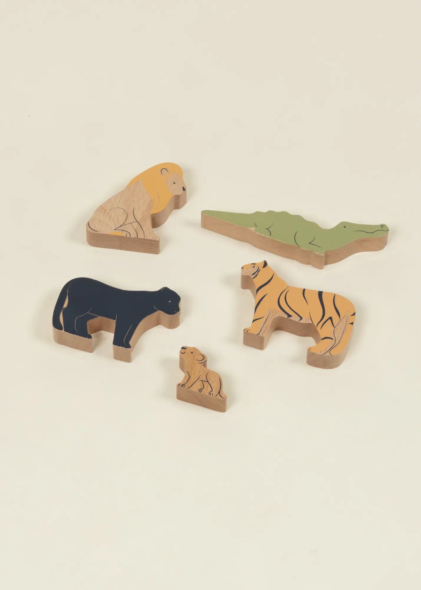 Set of 5 Savannah Predators on Wooden Plate
