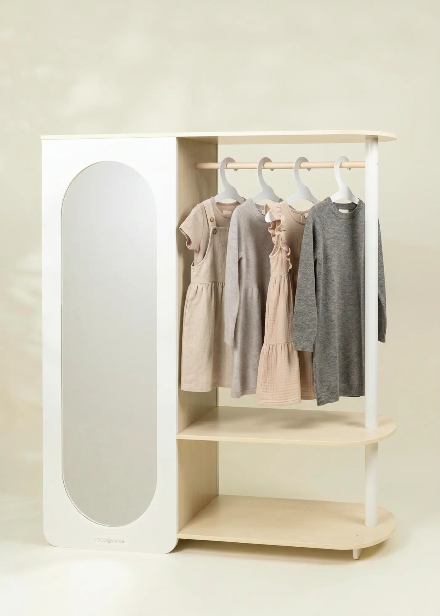 Image of Grande armoire en bois avec étagères & tringle