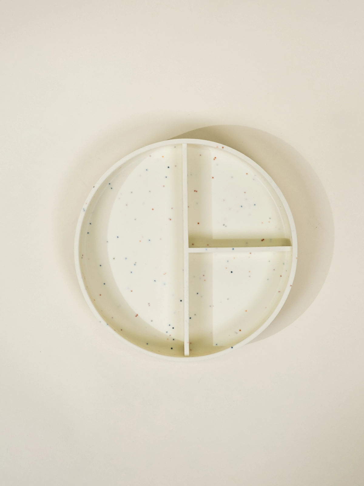 Image of ssiette compartimentée à succion pour bébé en silicone – Collection Pottery 