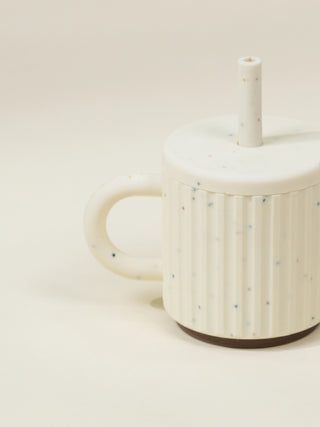 Gobelet pour bébé en silicone avec paille et poignées – Collection Pottery 
