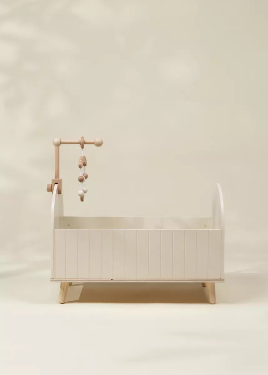 Lit de bébé en bois pour poupées avec accessoires 