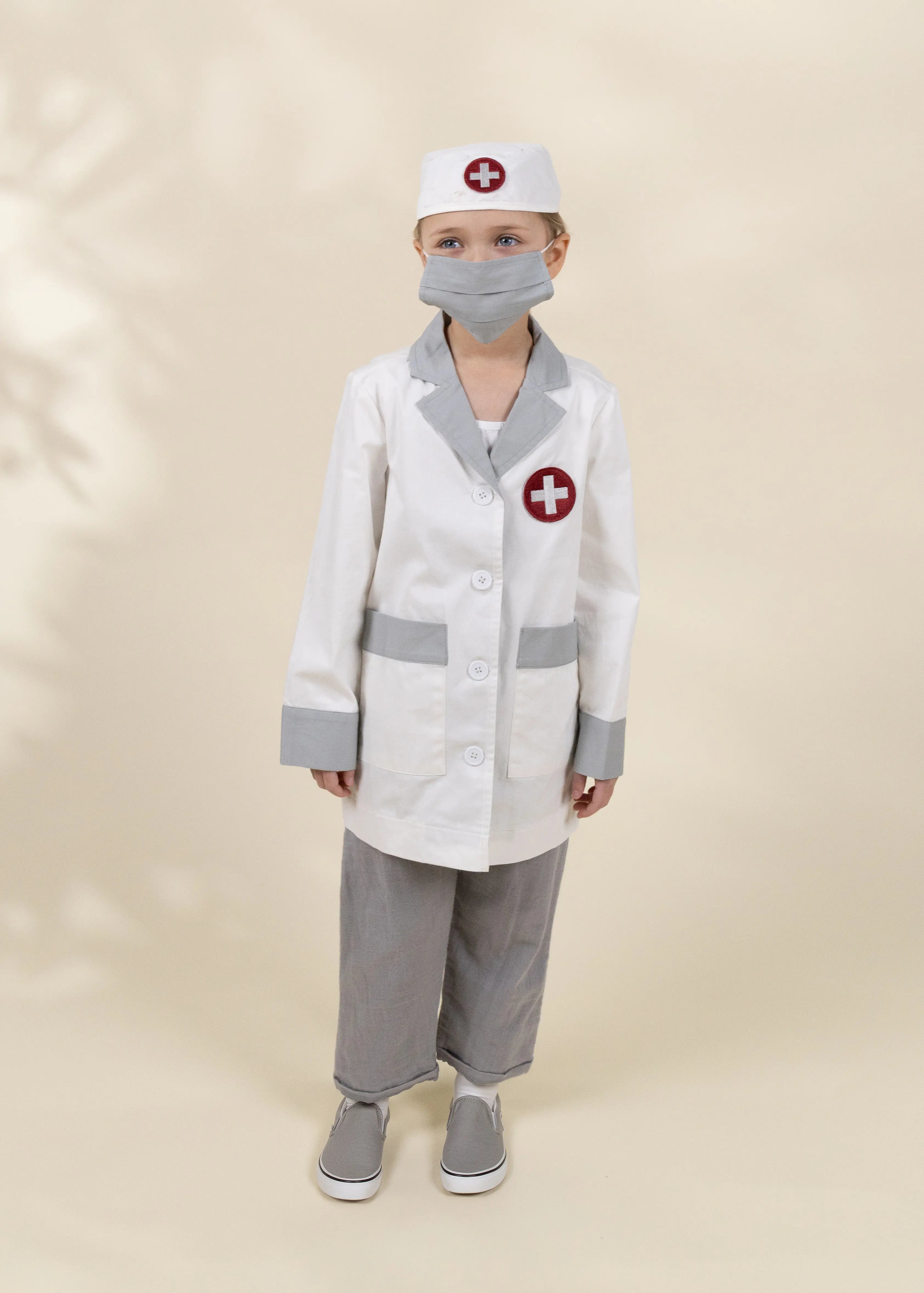 Image of Costume de docteur avec chapeau et masque