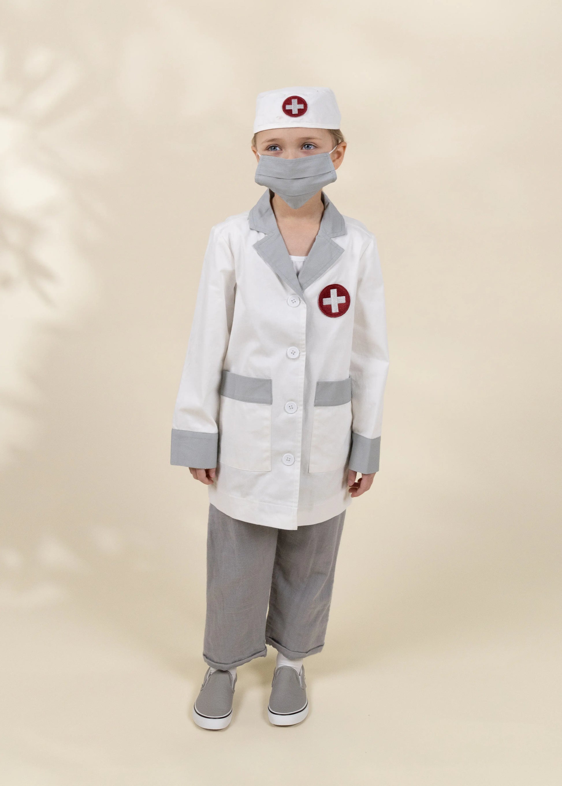 Costume de docteur avec chapeau et masque
