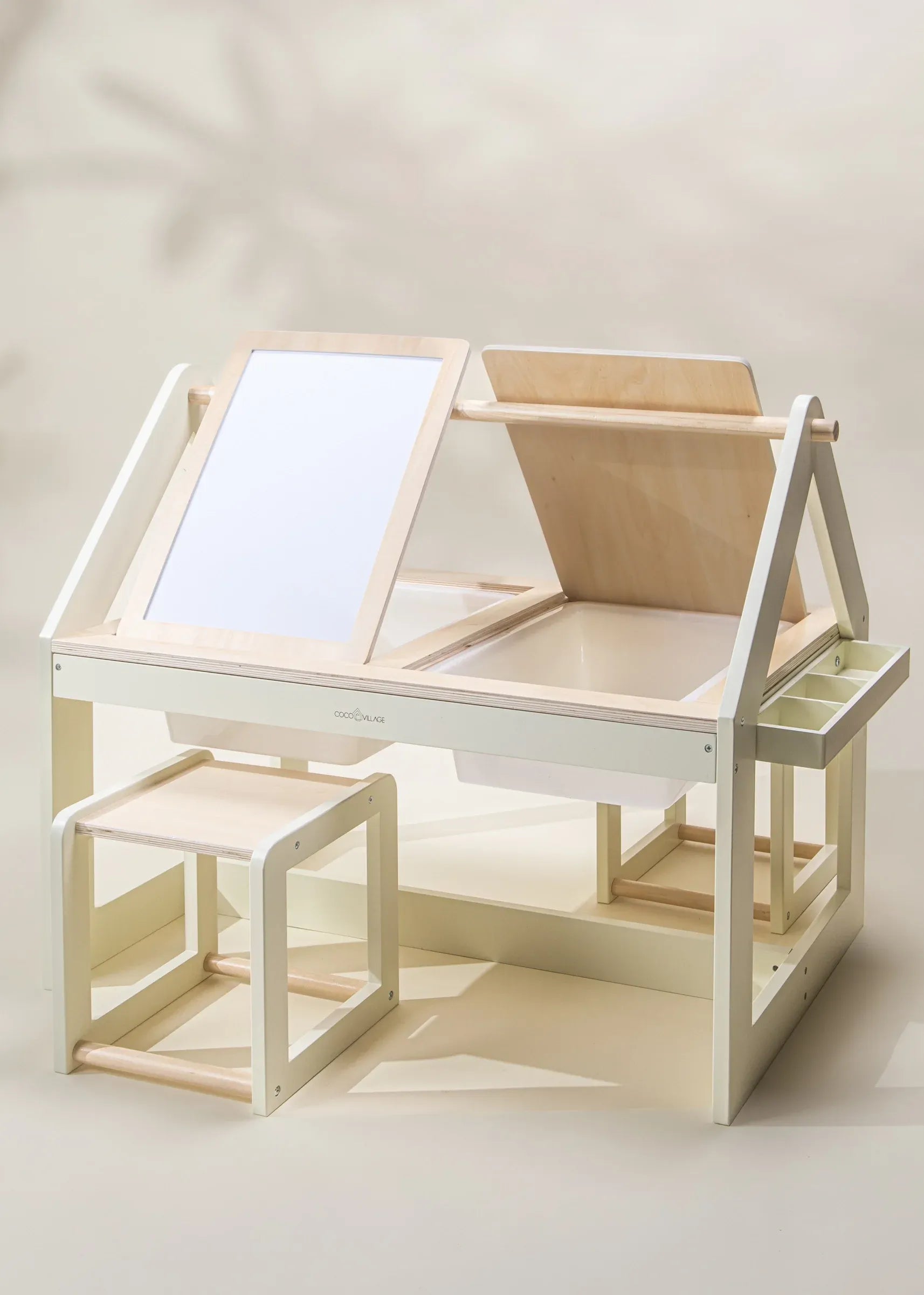 Image of La Table d'art et de jeux sensoriels multifonctionnelle en bois avec tabourets 
