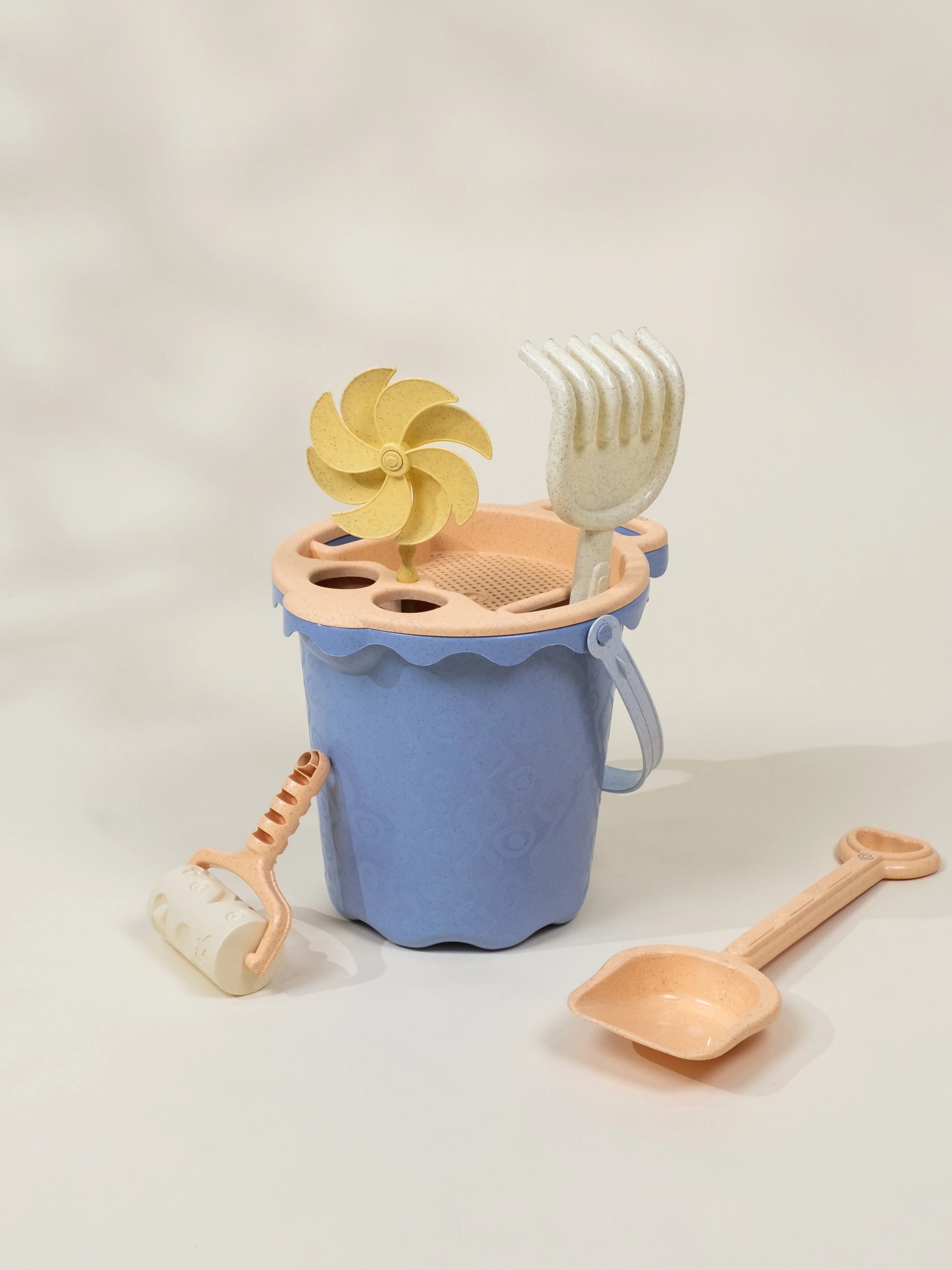 Oversized 6-Piece Wheat Straw Sand Toy Set – Bucket & Accessories