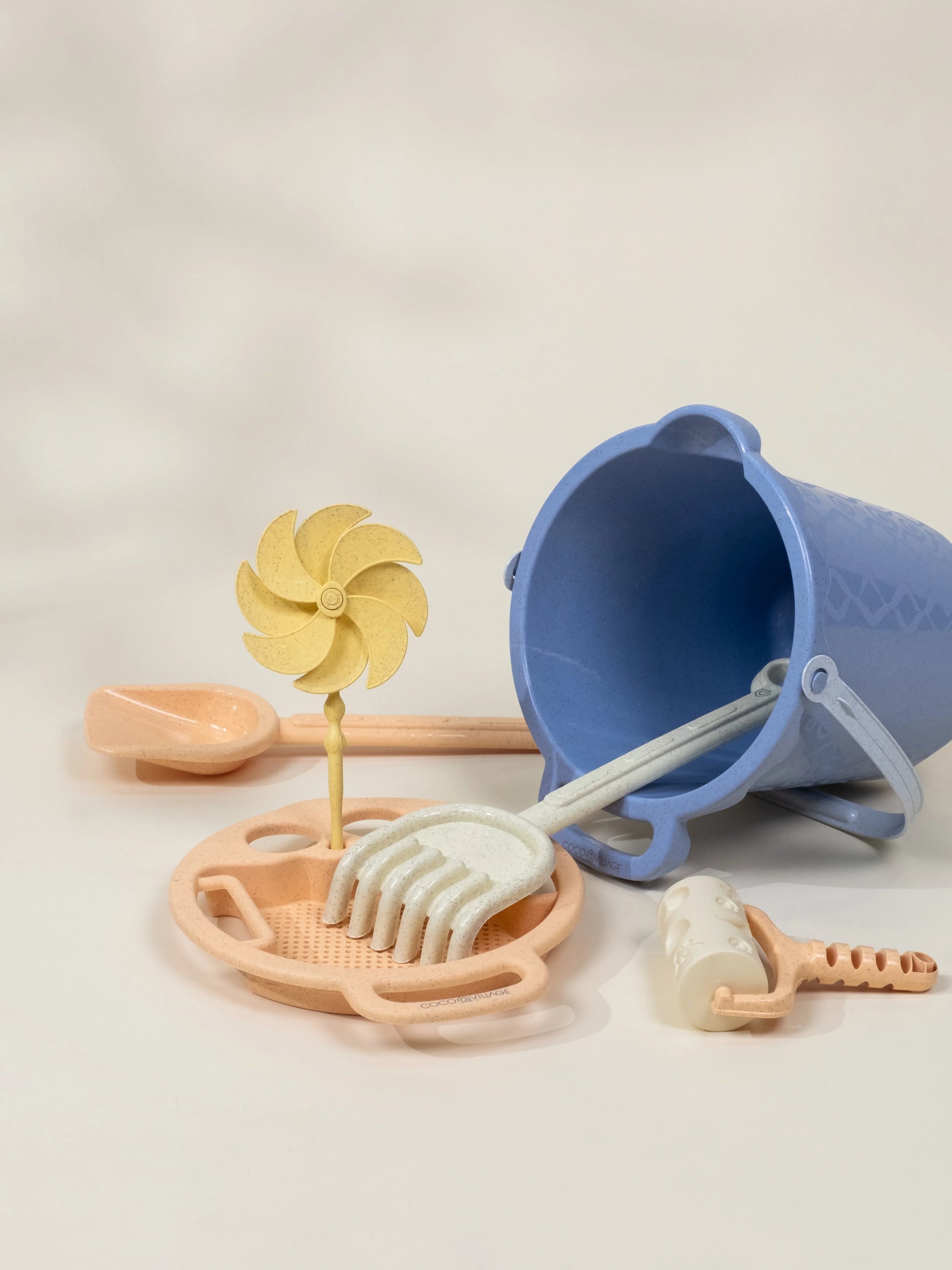 Oversized 6-Piece Wheat Straw Sand Toy Set – Bucket & Accessories