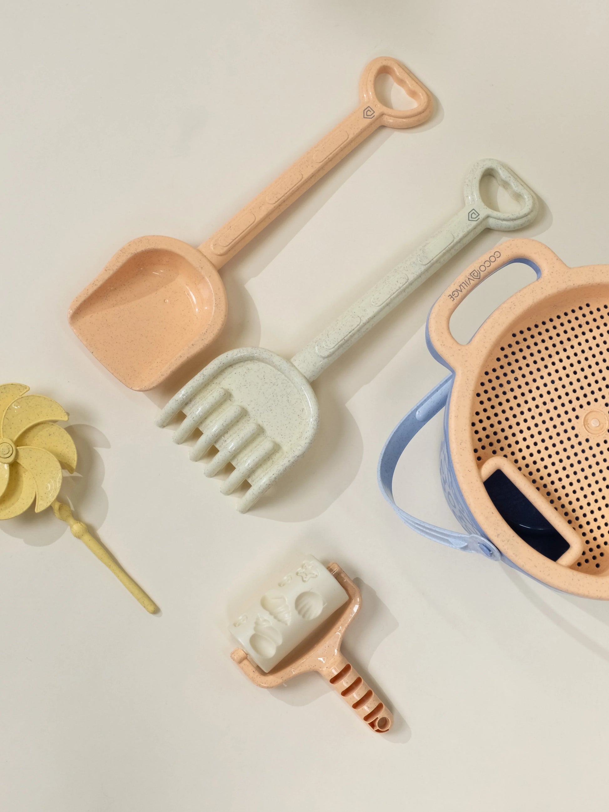 Oversized 6-Piece Wheat Straw Sand Toy Set – Bucket & Accessories