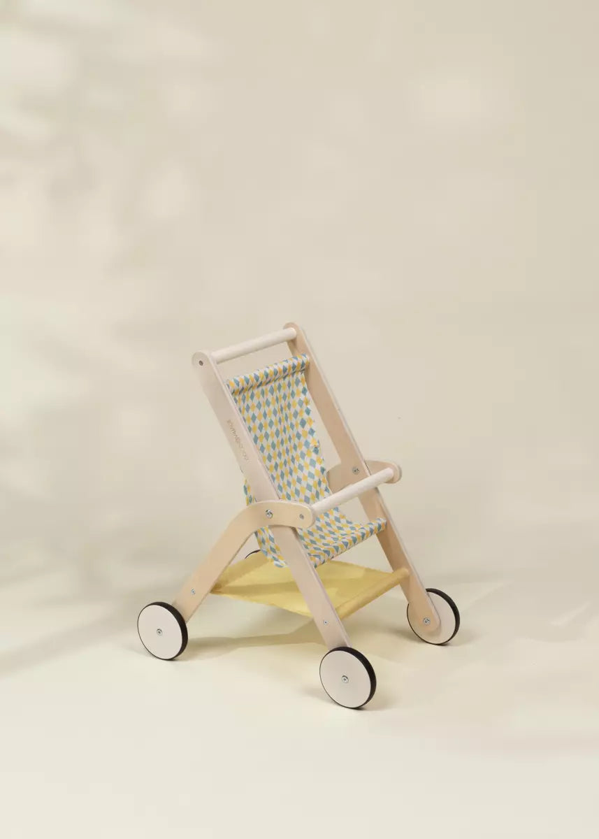 Poussette en bois pour poupées 