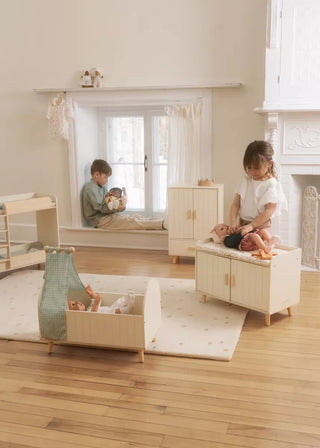 Lit de bébé en bois pour poupées avec accessoires 