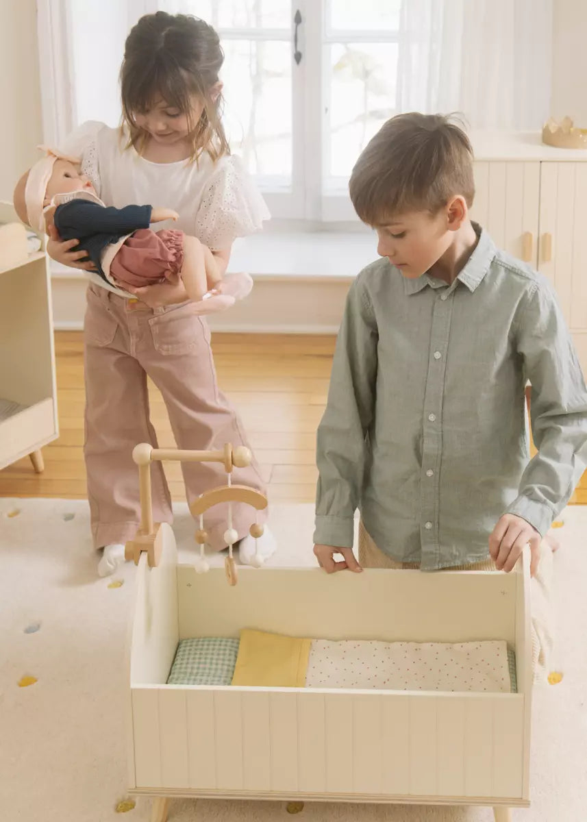 Image of Lit de bébé en bois pour poupées avec accessoires 
