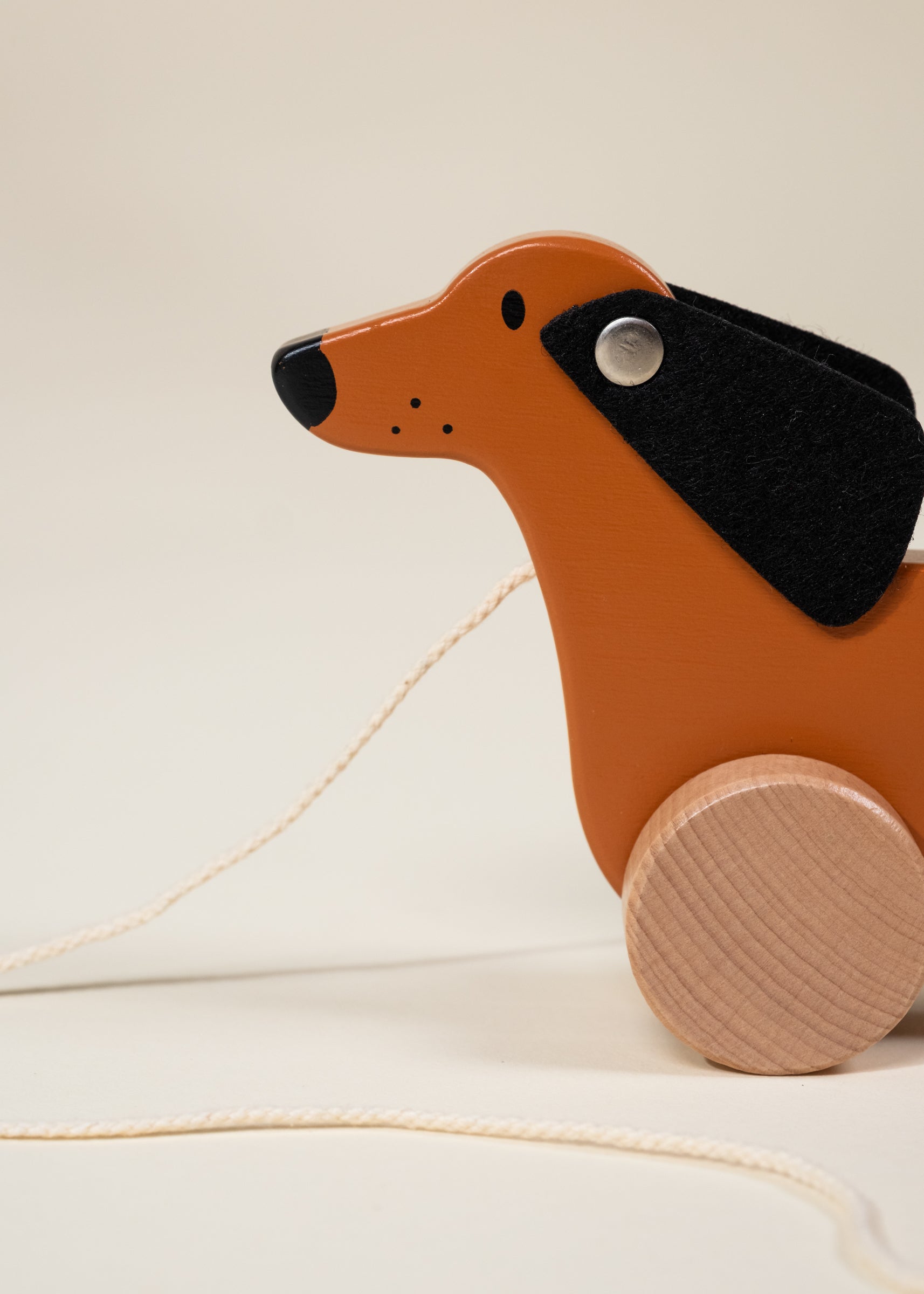 Chien à promener en bois 