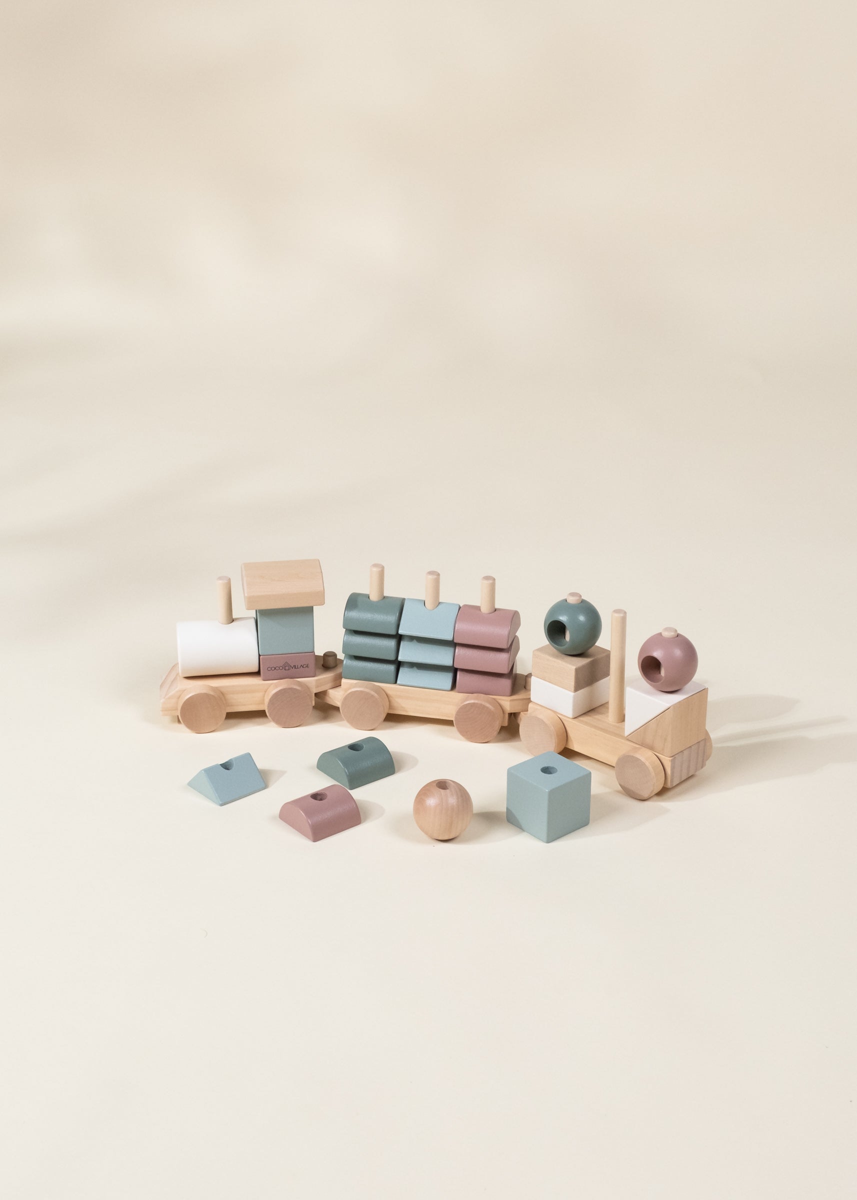 Image of Train empilable en bois surdimensionné