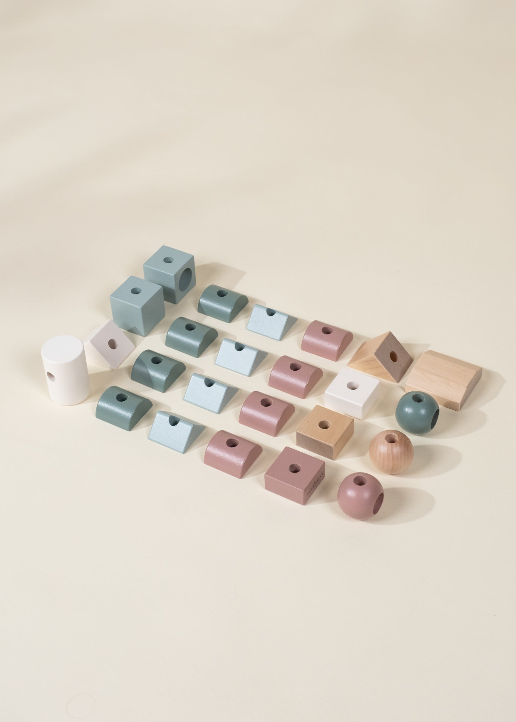 Image of Train empilable en bois surdimensionné