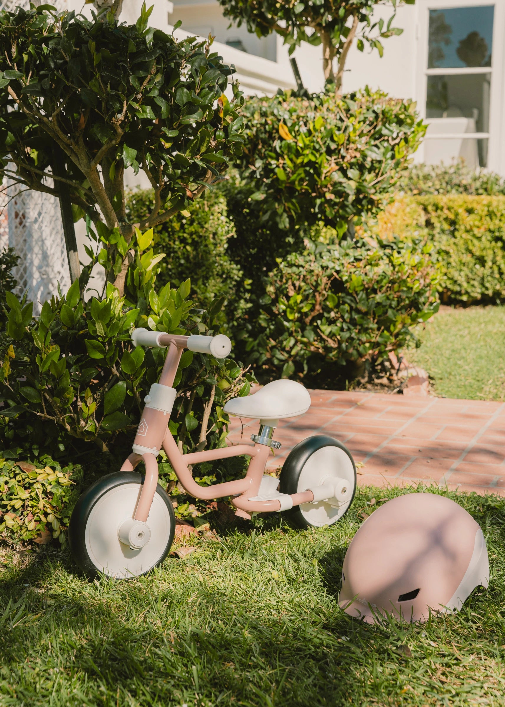 4-in-1 Tricycle with Push Handle & Training Wheels - Grapefruit
