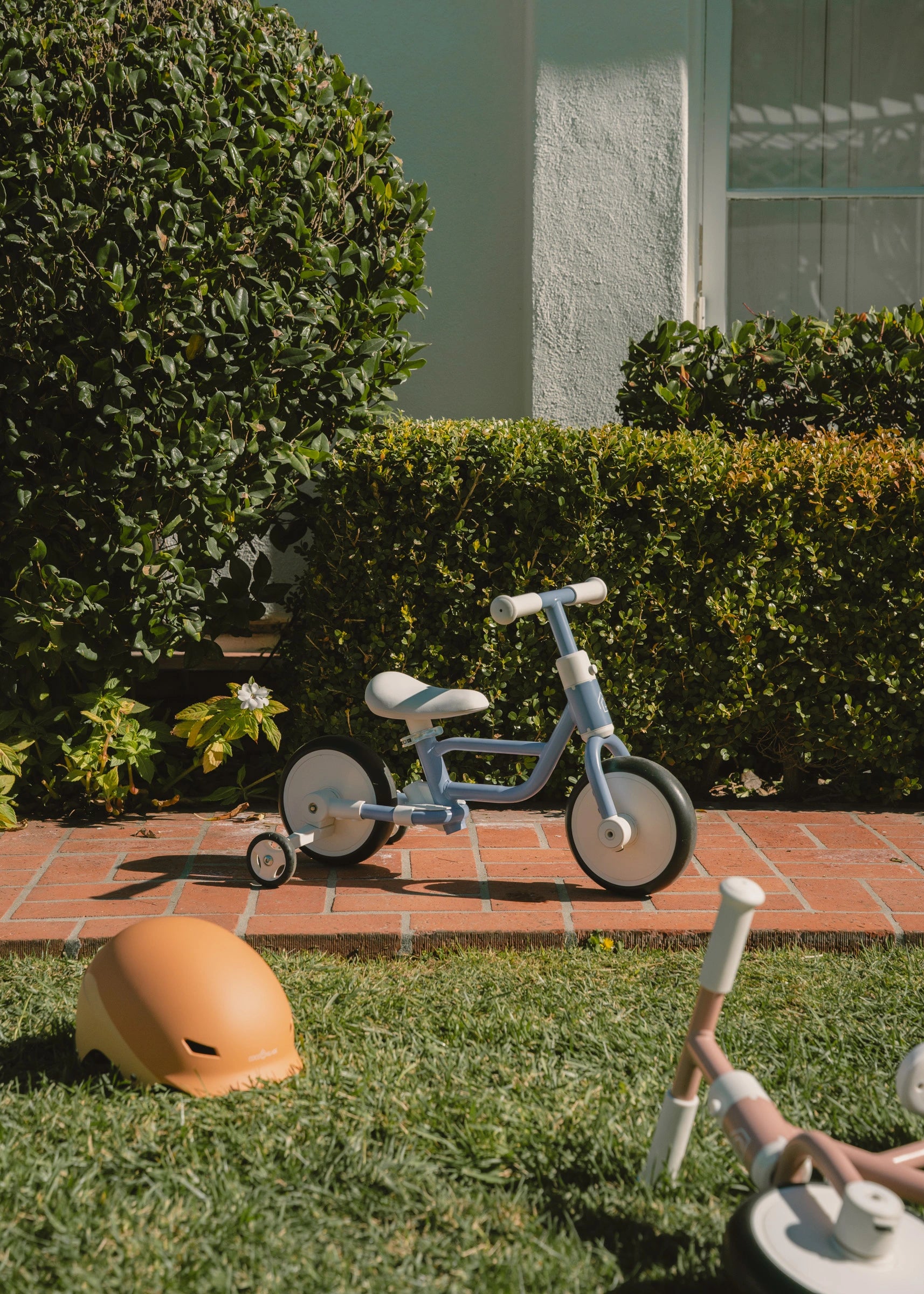 4-in-1 Tricycle with Push Handle & Training Wheels - Grapefruit