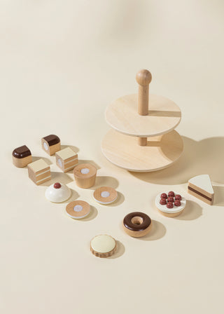 Tour à desserts en bois