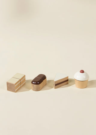 Tour à desserts en bois