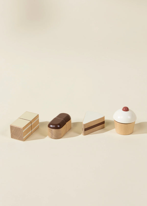 Tour à desserts en bois