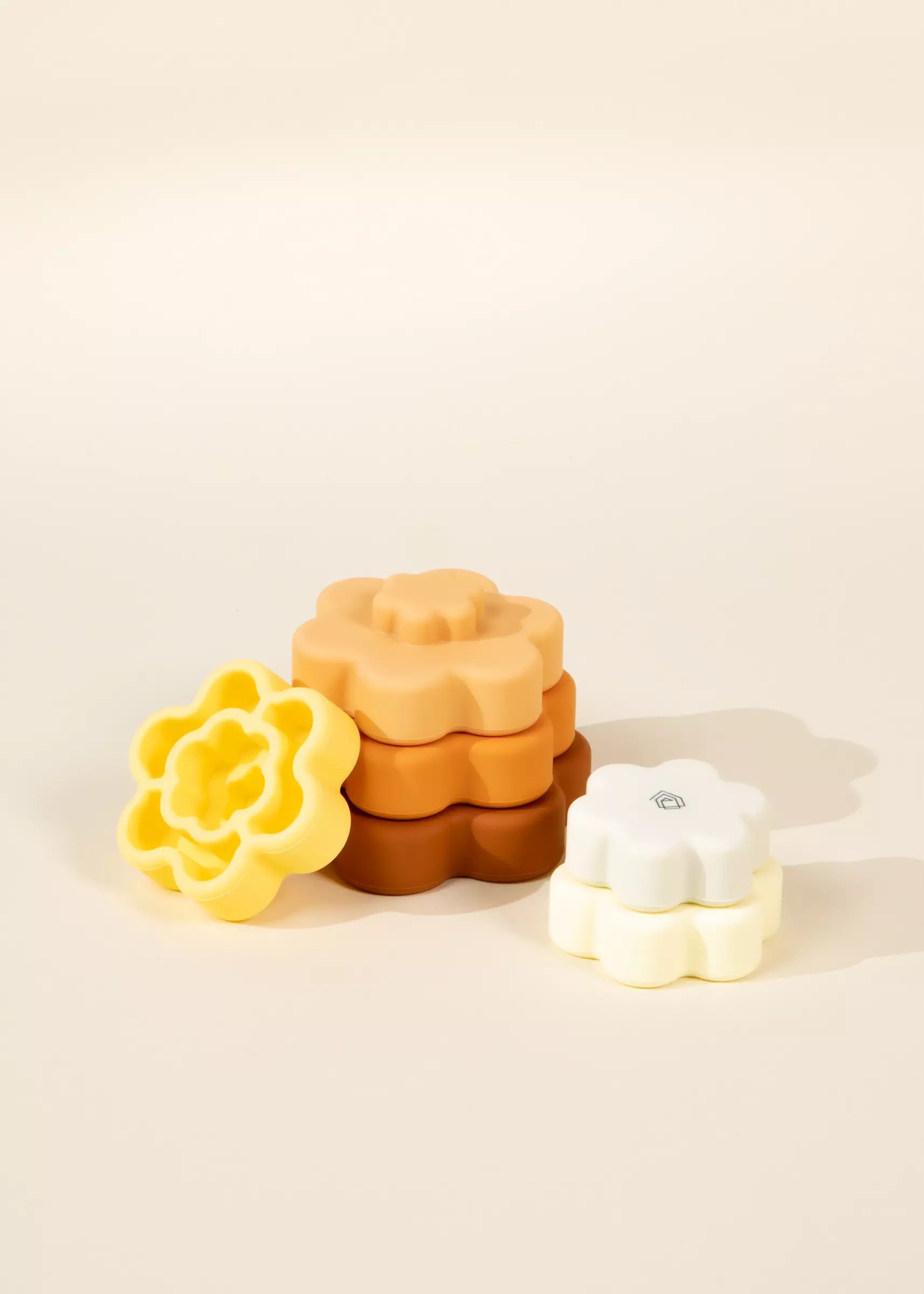 Image of Set of 6 Silicone Stackable Flowers