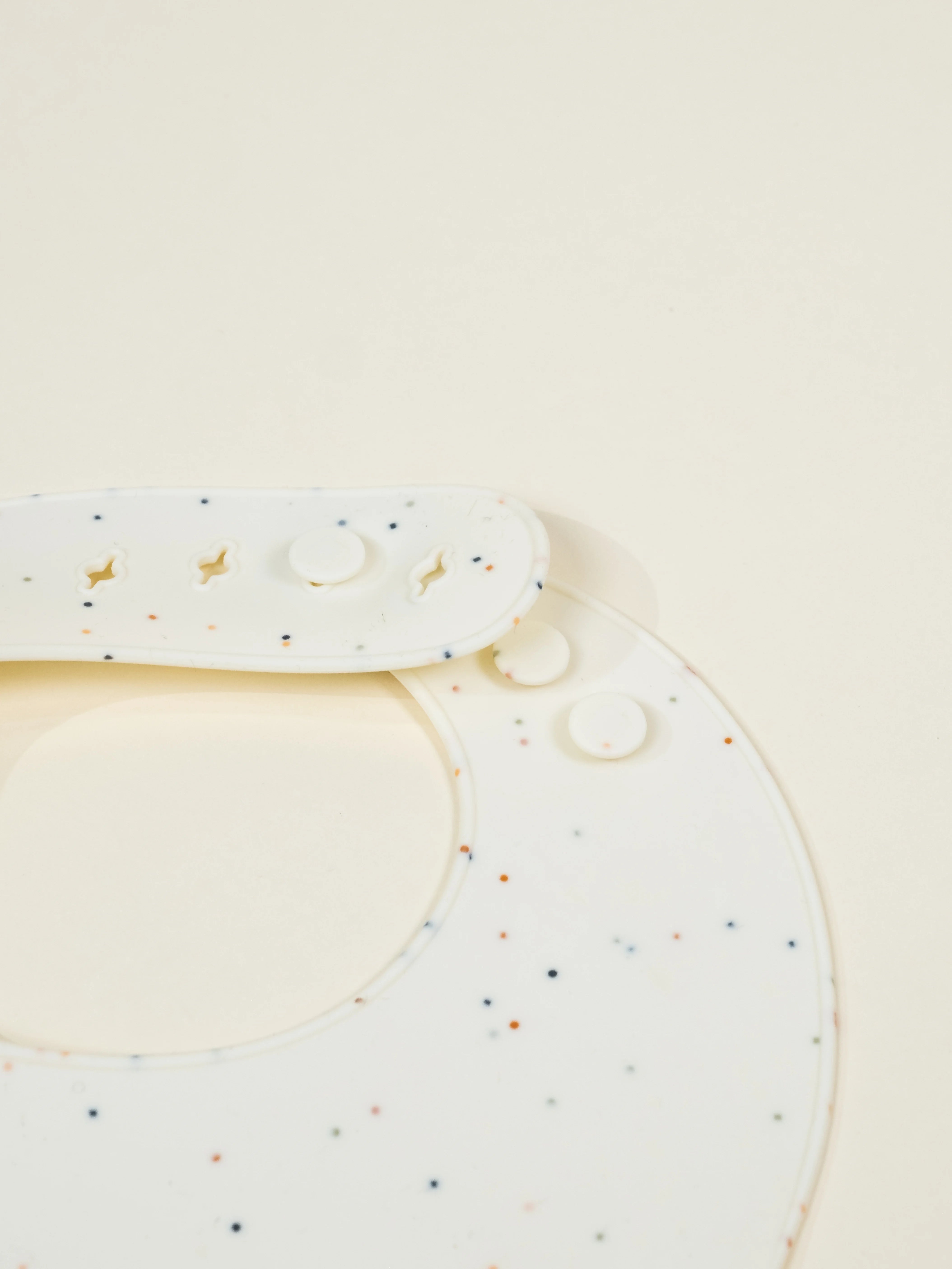 Image of Silicone Bib – Pottery Collection