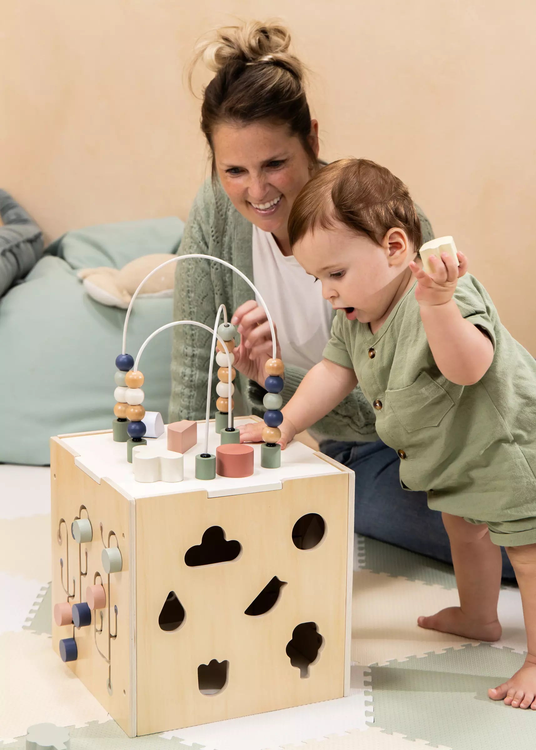 Image of Cube d'activité en bois