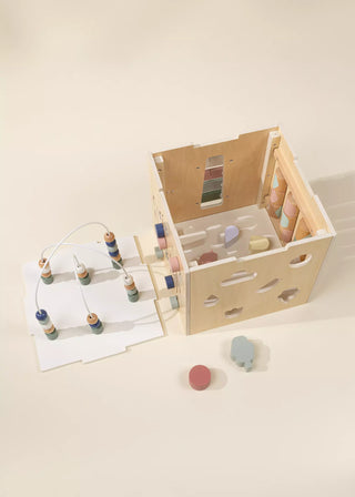 Cube d'activité en bois