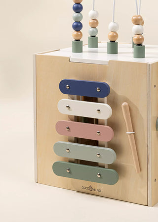 Cube d'activité en bois