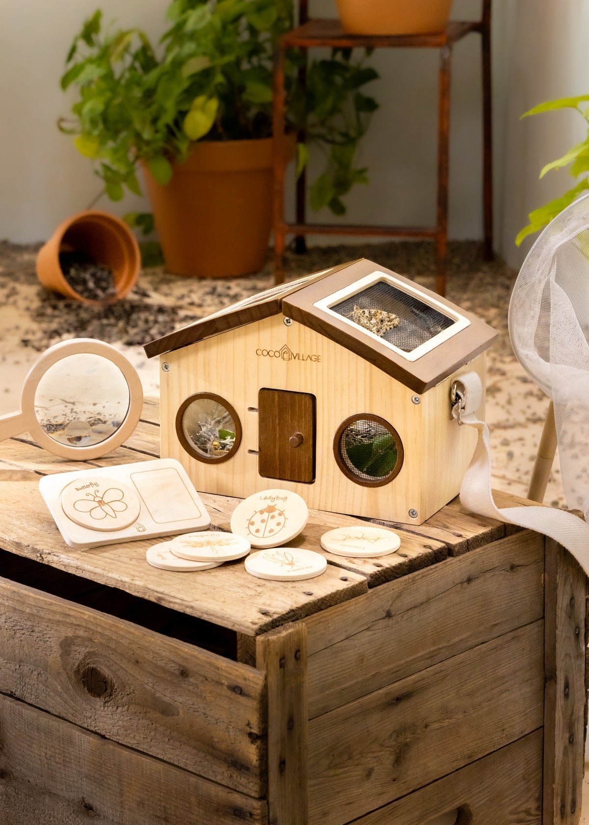 Wooden Bug House & Exploration Set