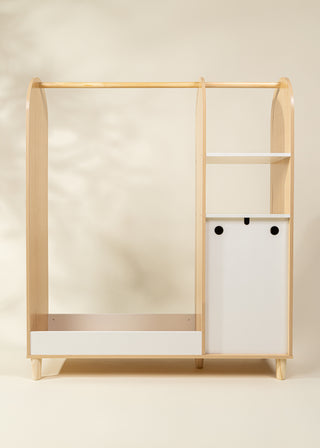 Armoire pour costumes en bois