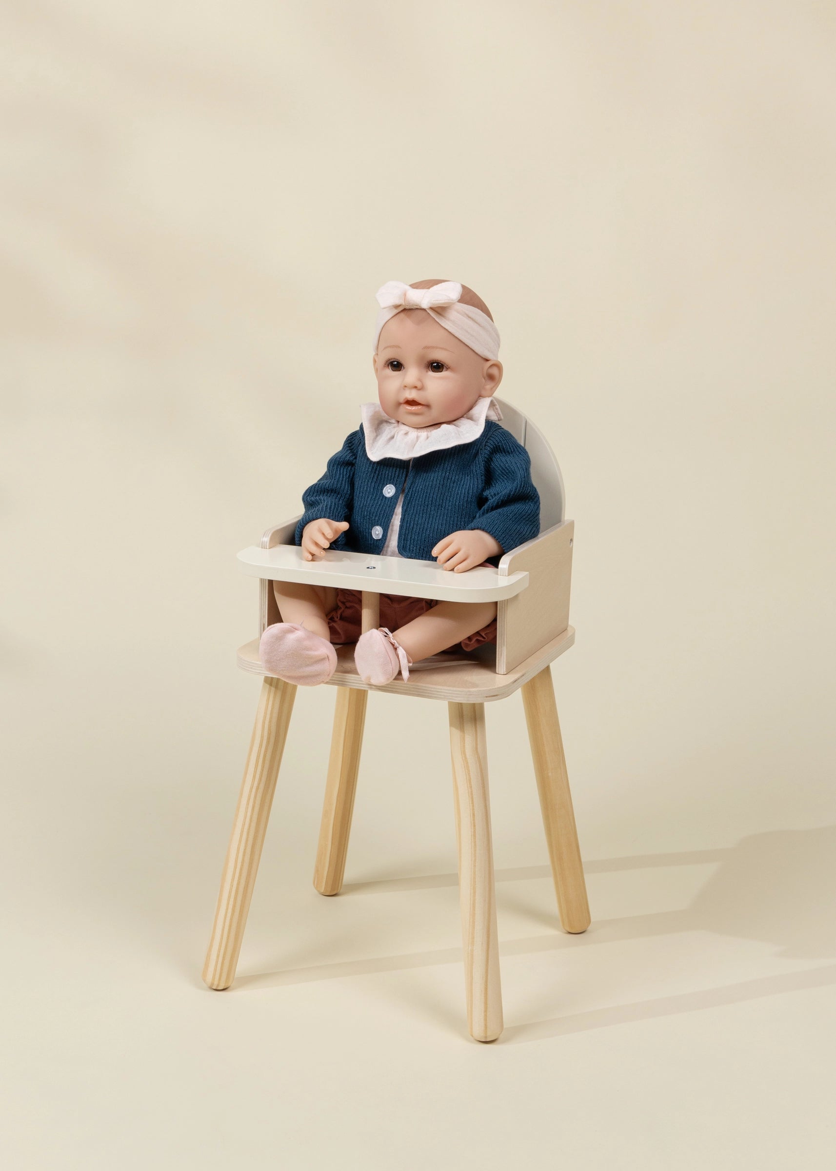 Chaise haute en bois pour poupées 