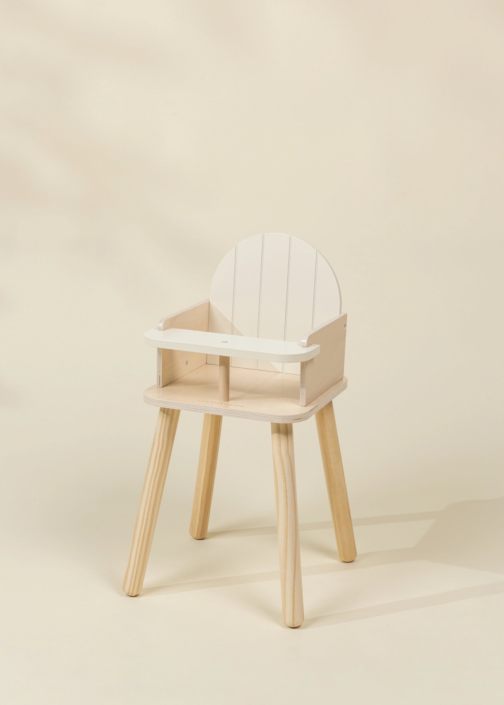 Chaise haute en bois pour poupées 