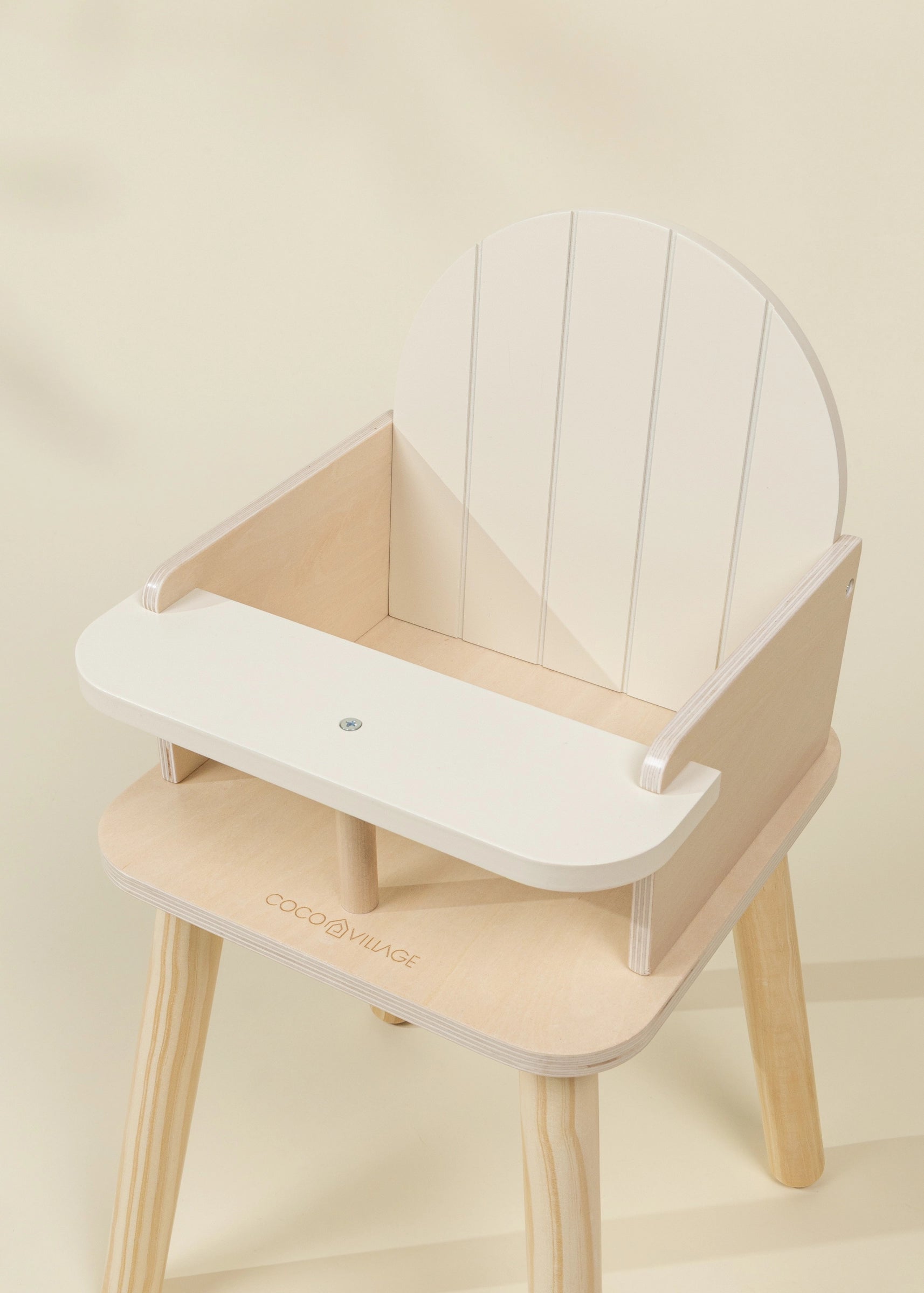 Chaise haute en bois pour poupées 