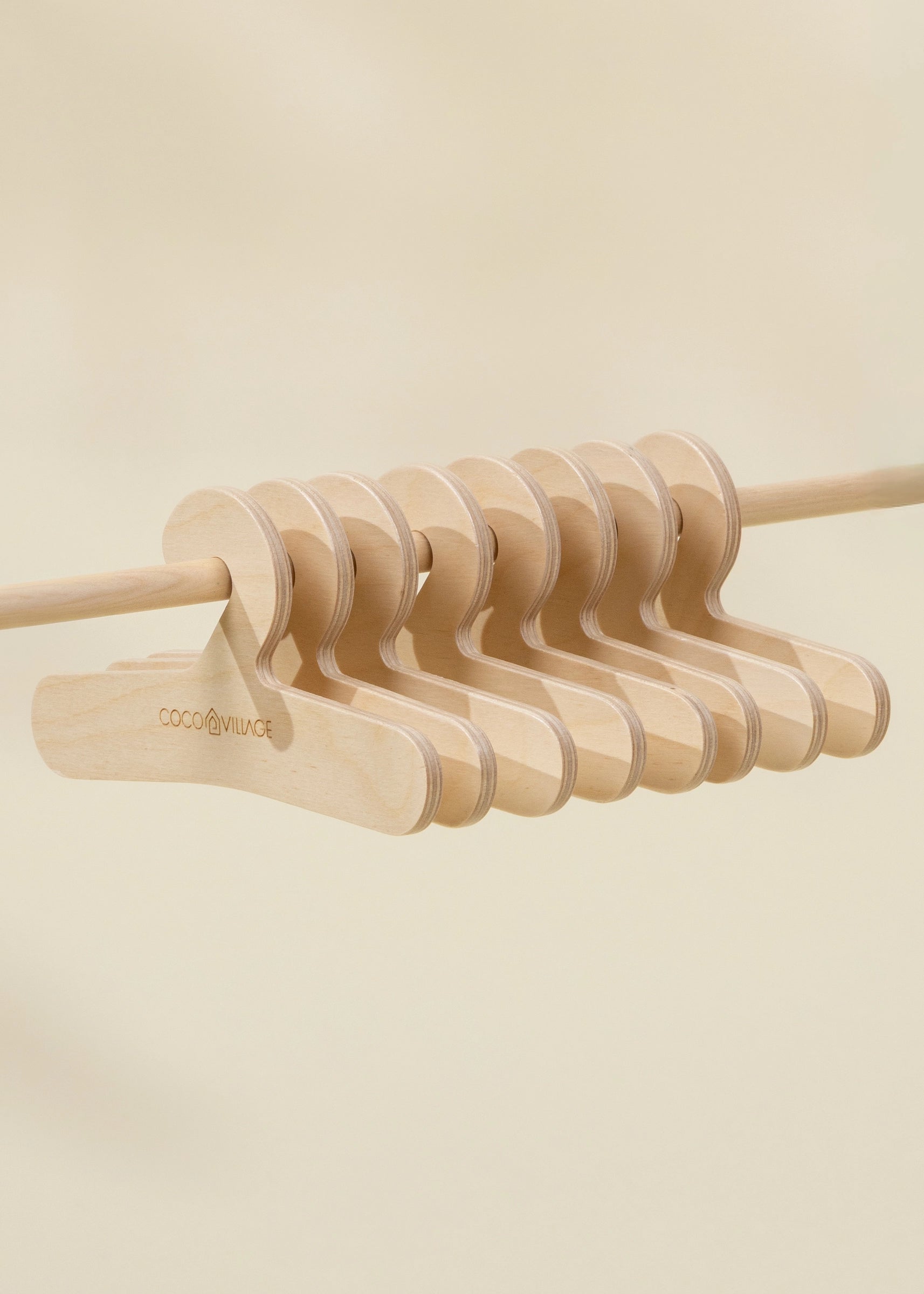 Ensemble de Cintres en bois pour vêtements de poupées (8 pièces) 