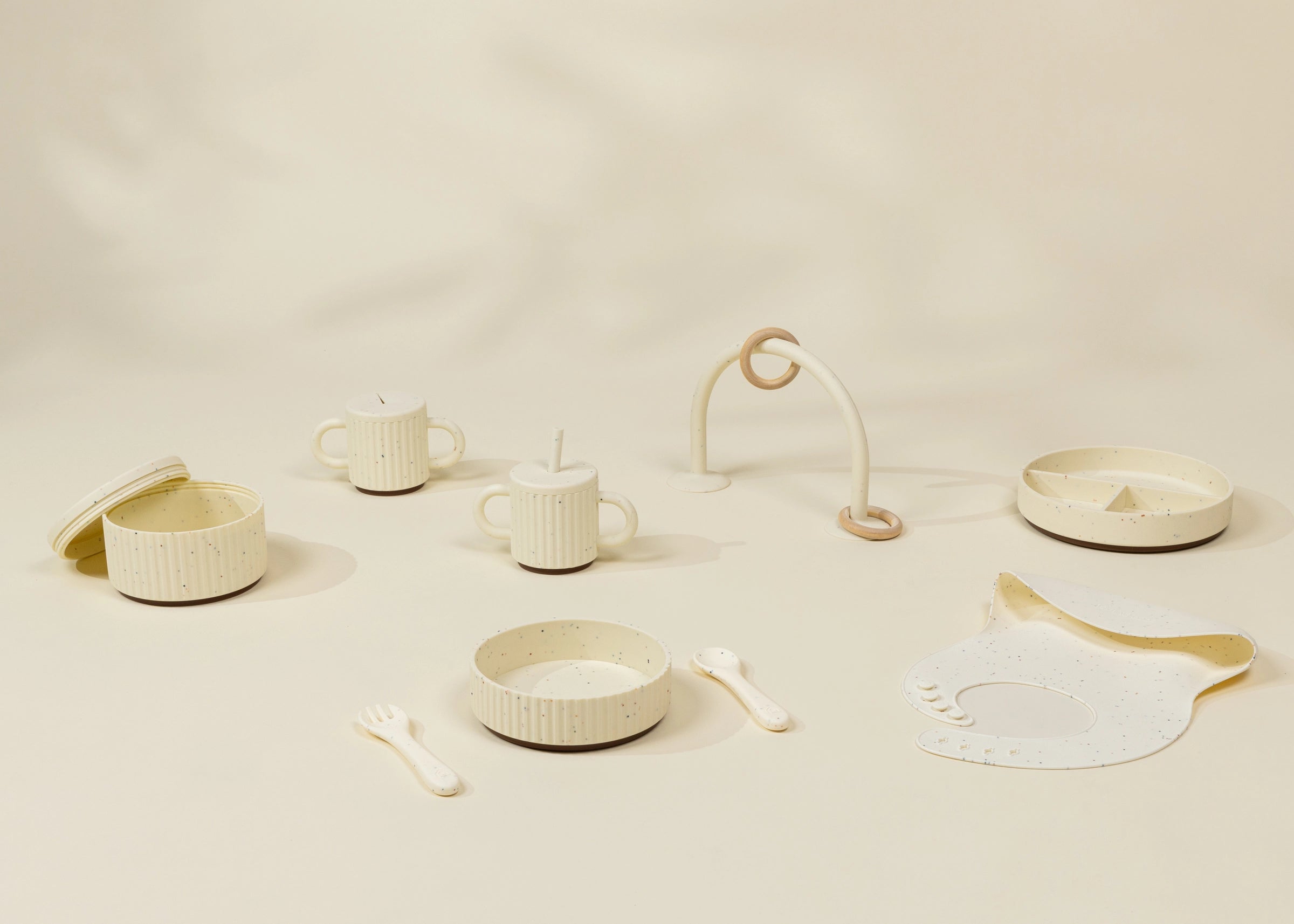 Image of ssiette compartimentée à succion pour bébé en silicone – Collection Pottery 