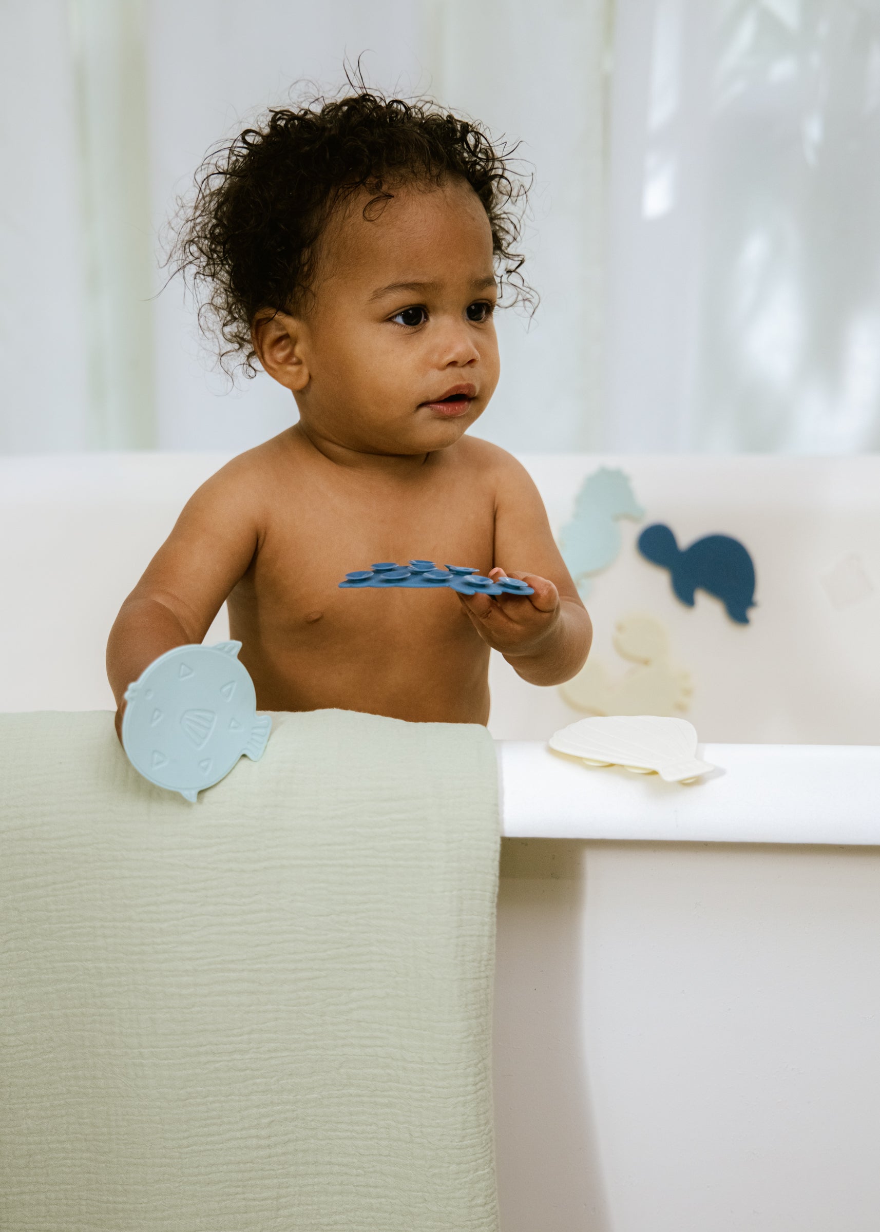 Image of Ensemble de 6 mini jouets pour le bain en silicone avec ventouses