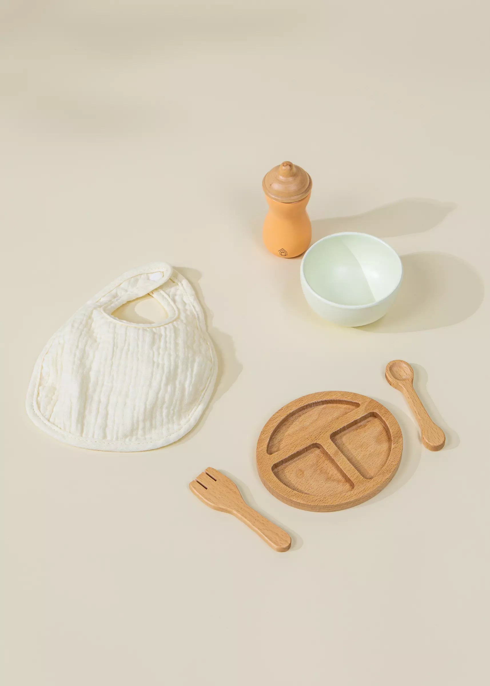 Image of Ensemble d'accessoires pour poupée en bois