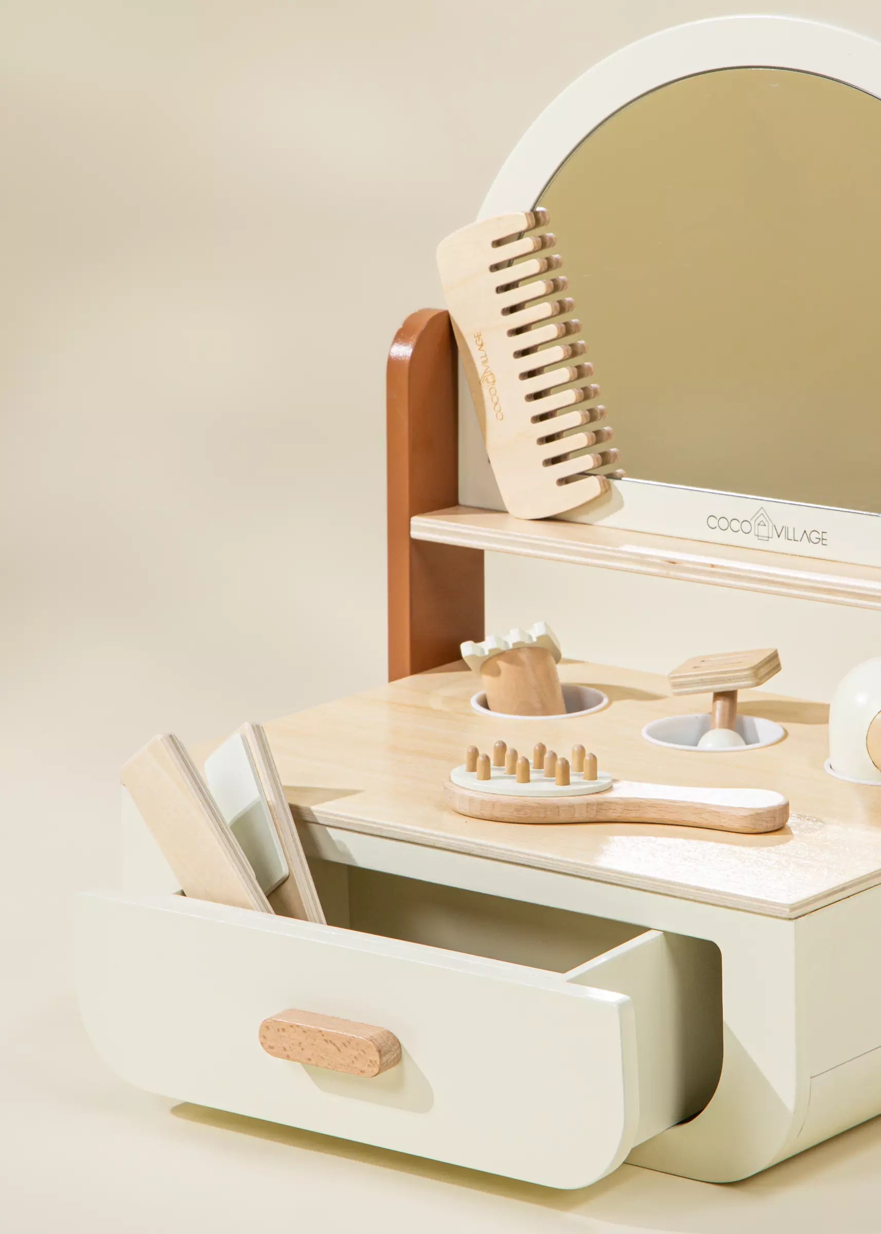 Image of Ensemble de station beauté en bois & accessoires