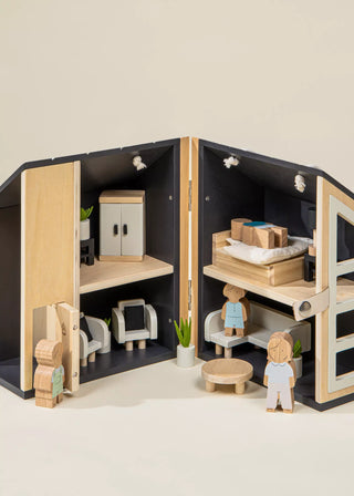 Maison de poupée en bois à emporter