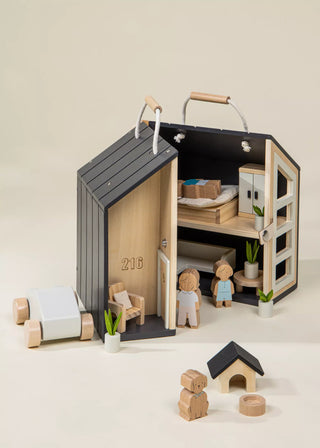Maison de poupée en bois à emporter
