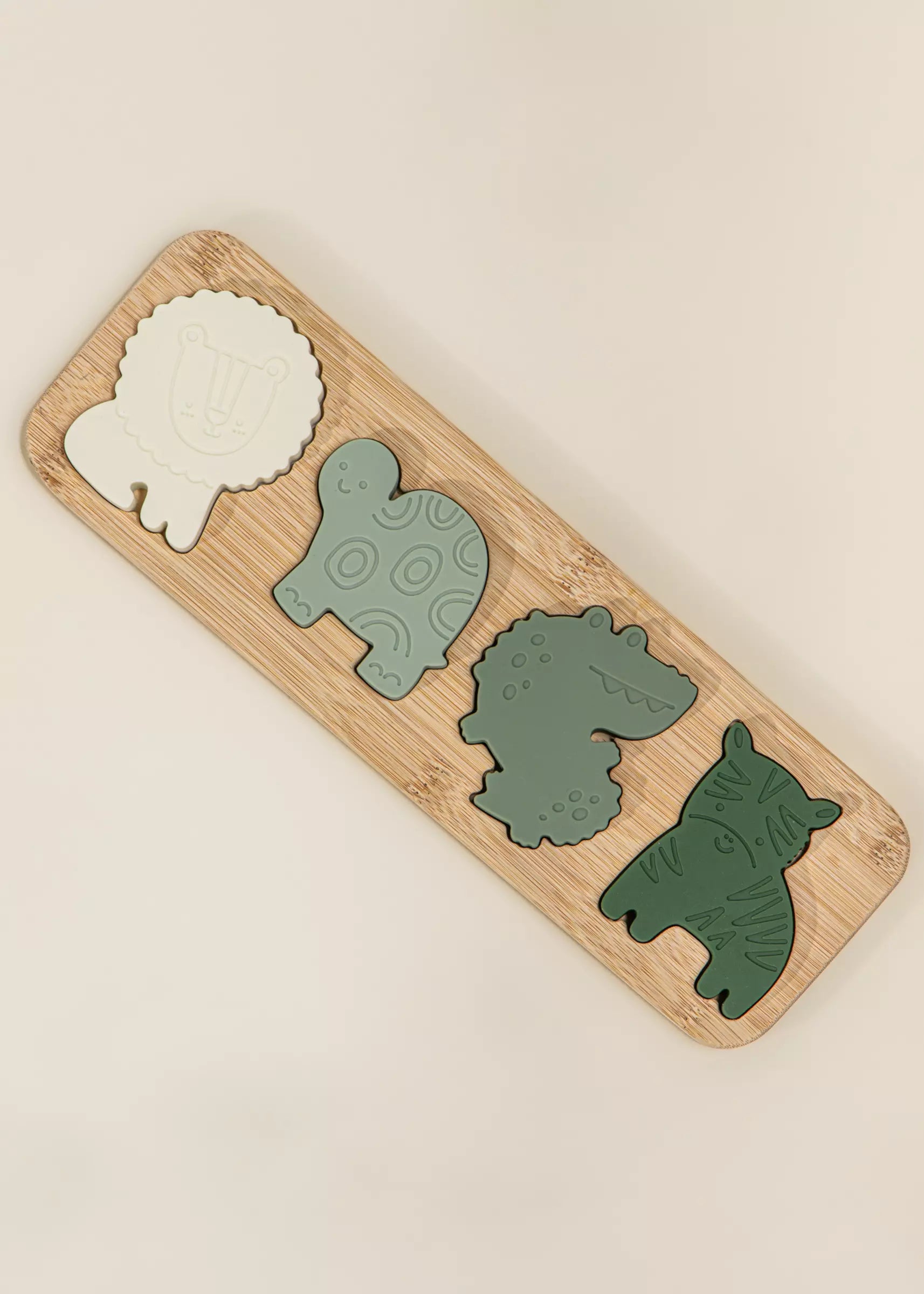 Image of Casse-tête en silicone sur plaque en bois - Savane