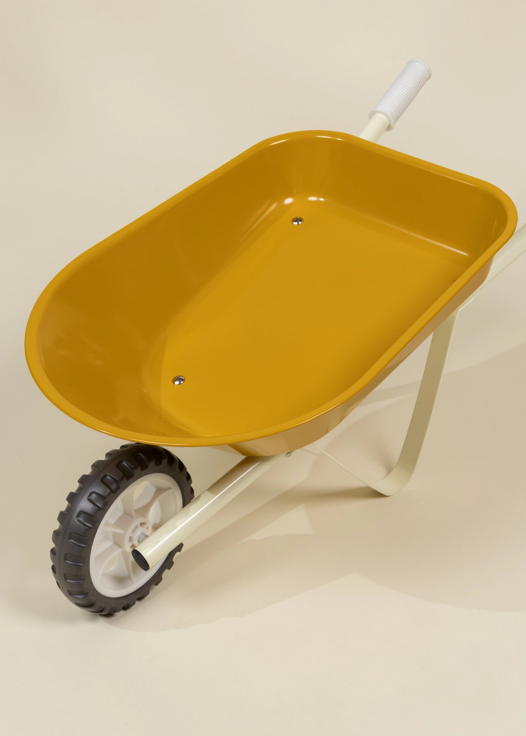 Heritage Wheelbarrow – Goldfish