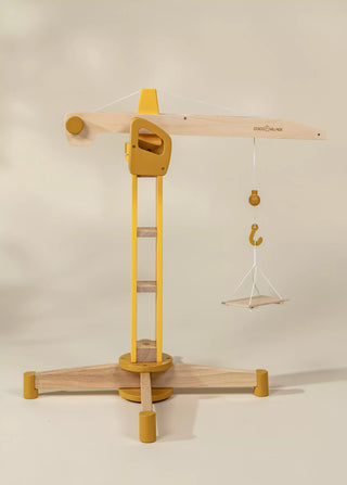 Grue de chantier en bois surdimensionnée