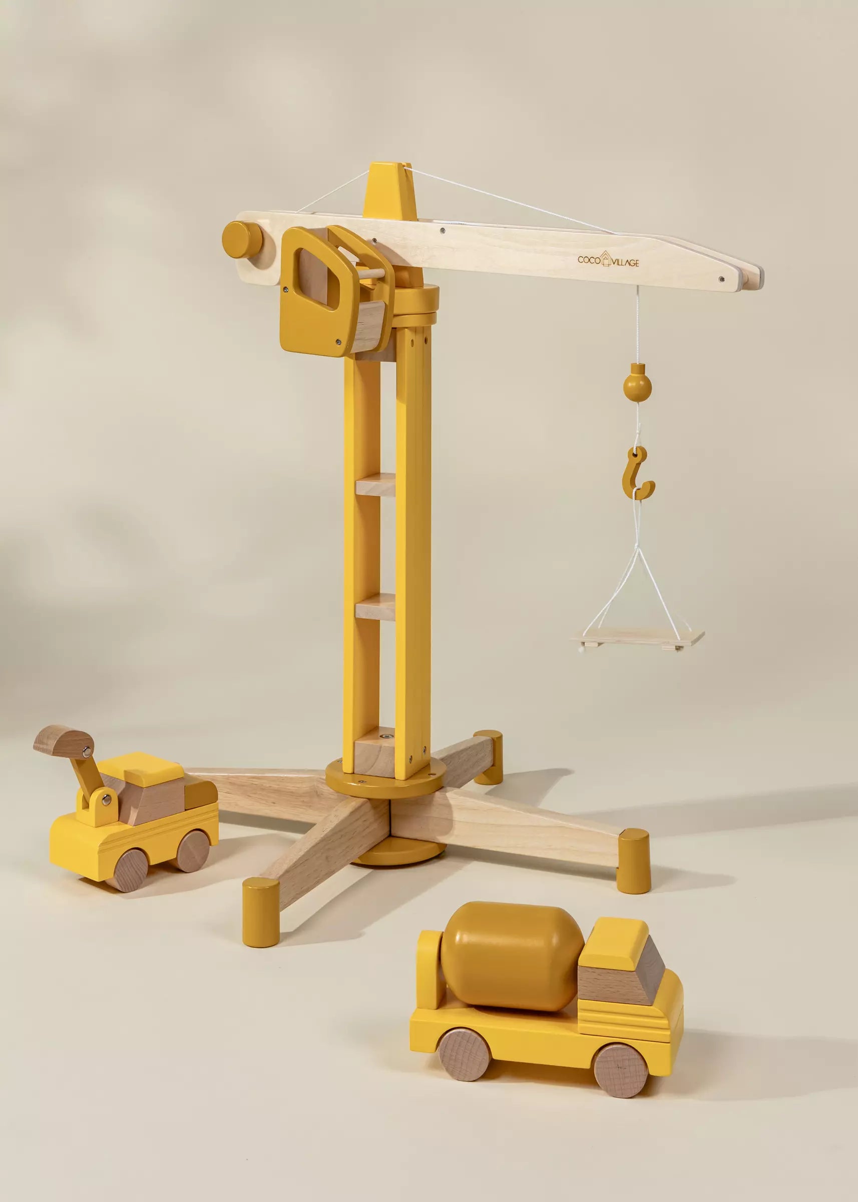 Image of Grue de chantier en bois surdimensionnée