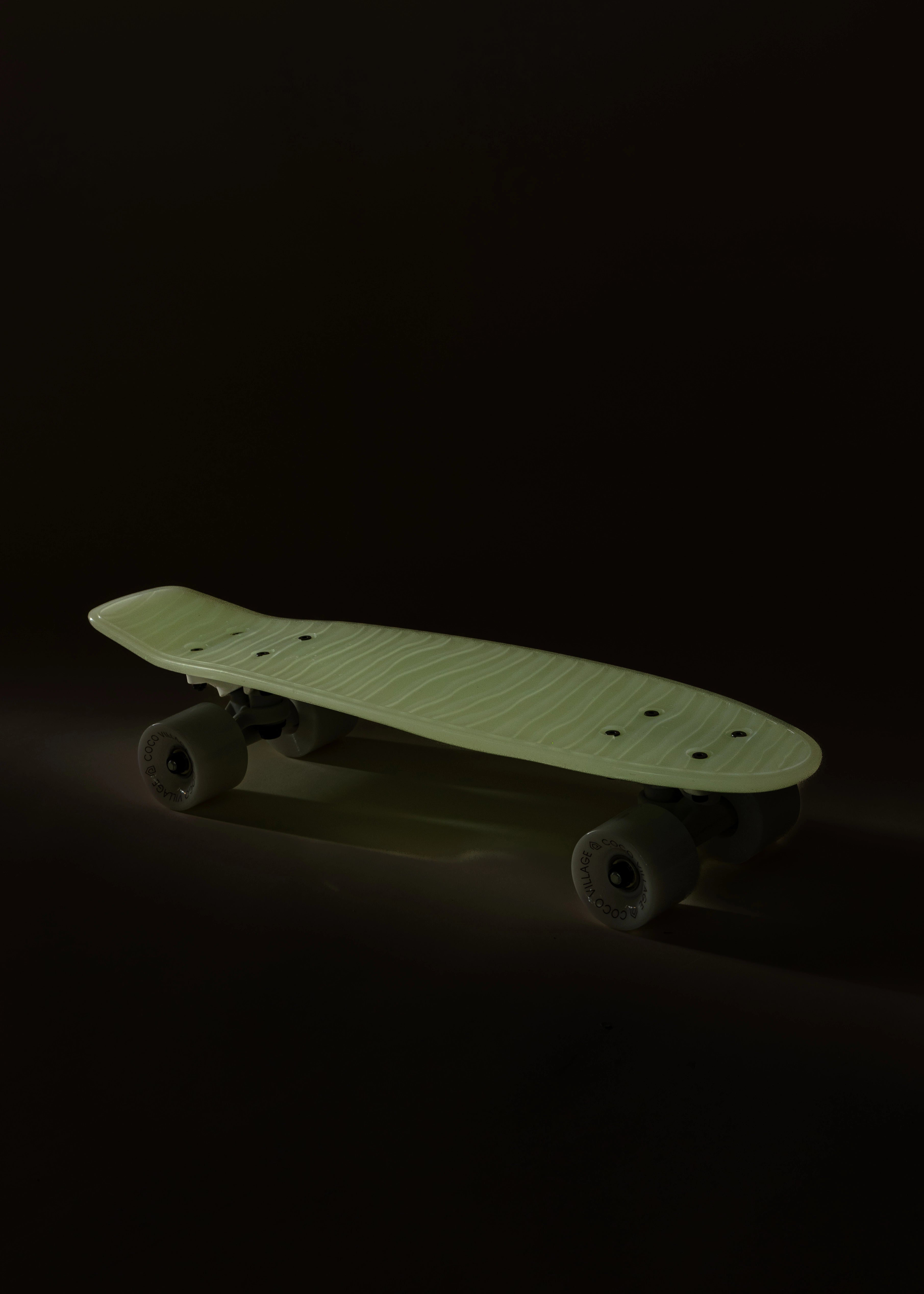 Image of Kids’ Pintail Cruiser Skateboard–Glow in the Dark