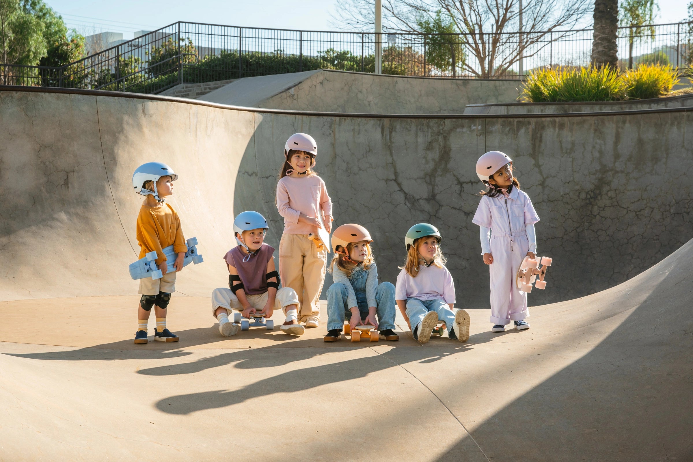 Image of Helmet - Petunia