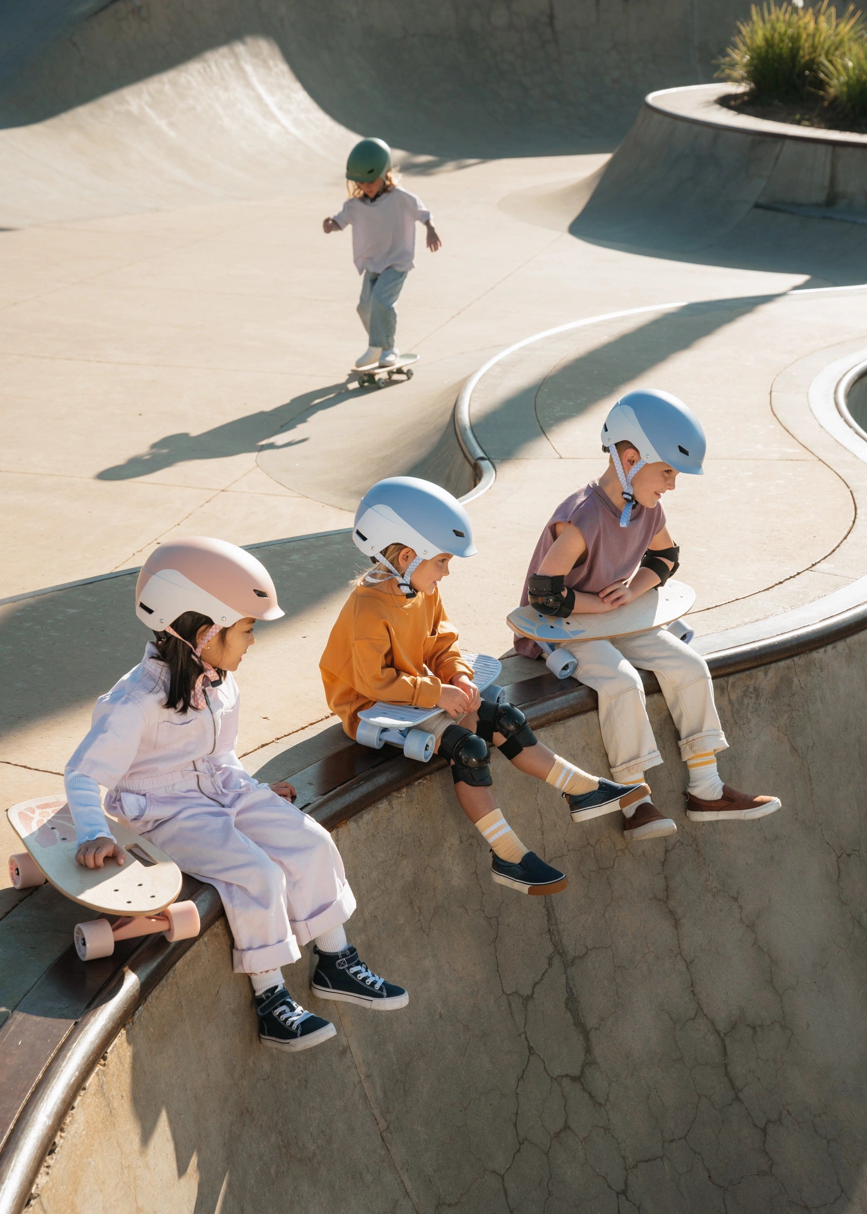 Image of Kids’ Pintail Cruiser Skateboard–Glow in the Dark