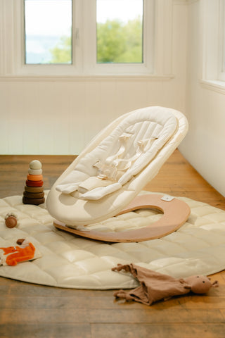 Ensemble chaise Coco et Siège berçant – Mousse et chêne blanc